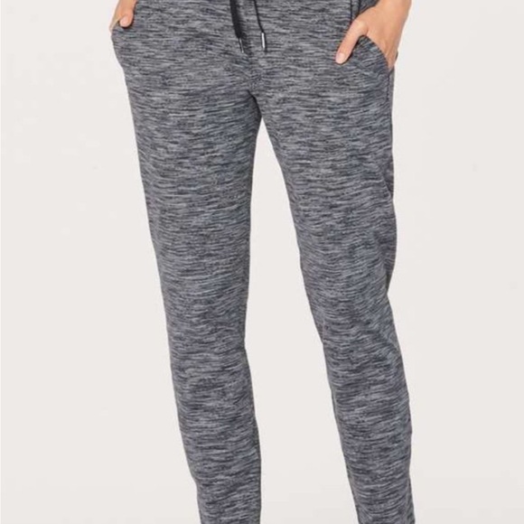 Lululemon On The Fly Pant *28" Wee Are From Space Black Slate / Black 8 - Picture 3 of 9